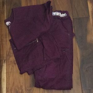 Koi burgundy scrub set